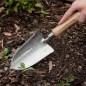 Preview: Kent & Stowe Multifunktionshandschaufel, Edelstahl, Griff aus Esche, 35,5 cm, 734909