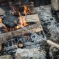 Preview: Petromax Sandwicheisen Form, Schwarz - Robustes Gusseisen Sandwichmaker, Ideal für Lagerfeuer, Camping & Outdoor-Küche, Perfekt für Toasts und Sandwiches sw-iron