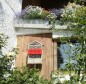Preview: Windhager Insektenhotel 5 STERNE, aus Massivholz, gefüllt mit Rinde und Schilfrohr 06974