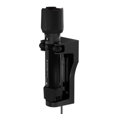 Preview: Ledlenser P7R Pro LED Taschenlampe, wiederaufladbar, 2000 Lumen, 320m Fokus, 8 Modi, hoher CRI, USB-C, IP68 wasserdicht, 60 Stunden Betriebszeit, Werkstattlampe für Mechaniker, Garage, professionelles P7R Pro 2000 lm 503103