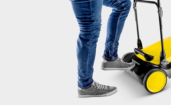 Preview: Kärcher Handkehrmaschine S 4 Twin 1.766-360.0