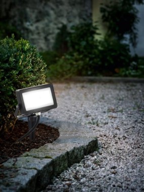 Preview: EGLO LED RGB Außen-Strahler Faedo 4, IP44, RGB, dimmbar, 900lm, 3000K, 98185