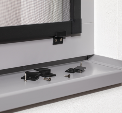 Windhager Insektenschutz Montagewinkel 4 Stück Anthrazit, Einhängewinkel für Spannrahmen PLUS & EXPERT, Montage an Fenster und Dachfenster, Befestigung für Insektenschutzrahmen, sicherer Halt, 04540 04541