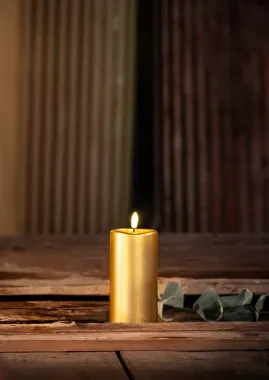 Preview: Schlaraffenland 3D LED Kerze NOVITA Gold, 7,5 x 15 cm, Echtwachs, 11848