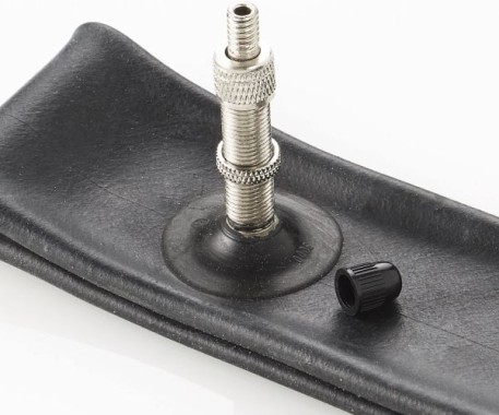 FISCHER Fahrradschlauch schmal in 27 Zoll, pannensicher, 85117