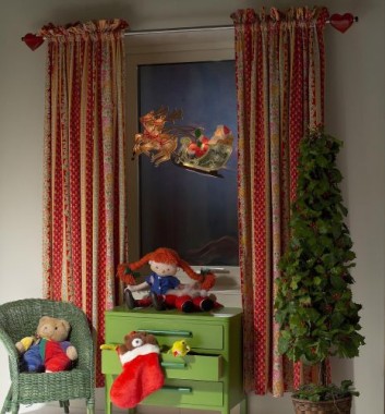 Konstsmide LED Fensterbild, Rentier mit Weihnachtsmann, 20 warm weiße Dioden, 230V, 2853-010