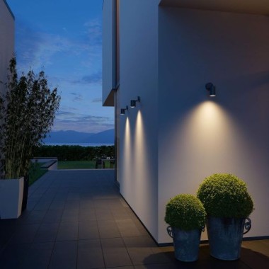 Steinel LED Strahler Spot ONE S anthrazit, 90° Bewegungsmelder, inkl. LED GU10-Leuchtmittel, per Kabel vernetzbar, 58616