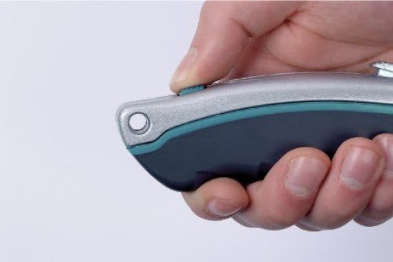 wolfcraft Schnellwechsel-Trapezklingen-Messer mit einziehbarer Klinge, 4131000