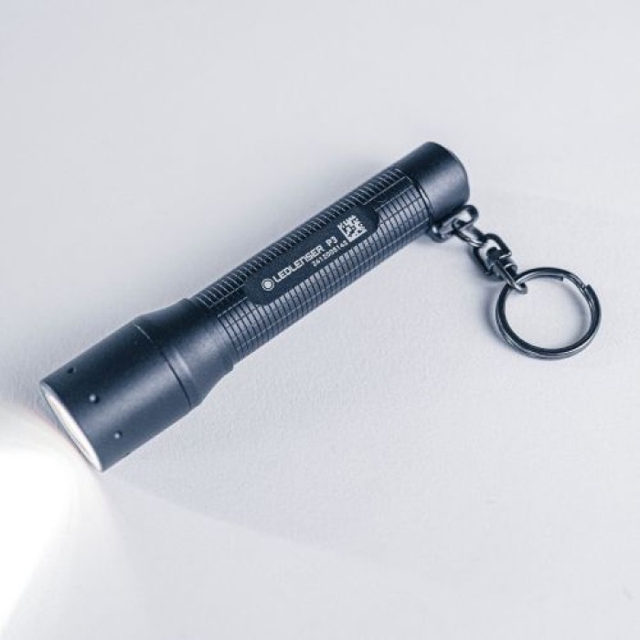 Ledlenser P3 Mini LED Taschenlampe, 130 Lumen, 110m Zoom, IP54, 6.5 Stunden Laufzeit, leicht 43g, AAA batteriebetriebene Schlüsselanhänger-Leuchte, Kindercamping, Wandern, Hundespaziergang P3 130 lm 503106