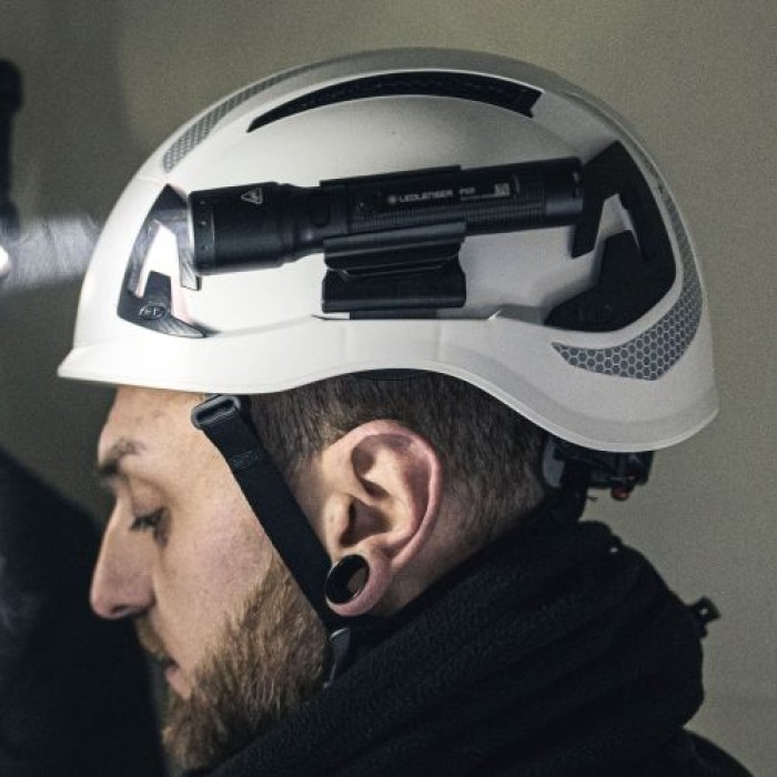 Ledlenser P5R LED Taschenlampe, wiederaufladbar, 750 Lumen, 280m Fokus, USB-C, IP68 wasserdicht, 20 Stunden Laufzeit, Mini-Außenleuchte für Camping, Wandern, Hundespaziergänge P5R 750 lm 503109