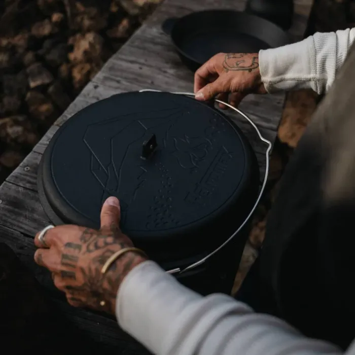 Petromax Dutch Oven Essential Line - Feuertopf mit Deckel, 4.5 Liter,  FT4.5-T-ESSENTIAL