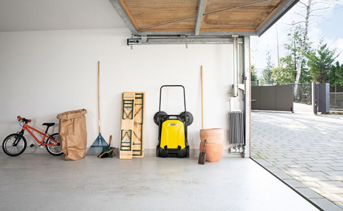 Kärcher Handkehrmaschine S 4 Twin 1.766-360.0