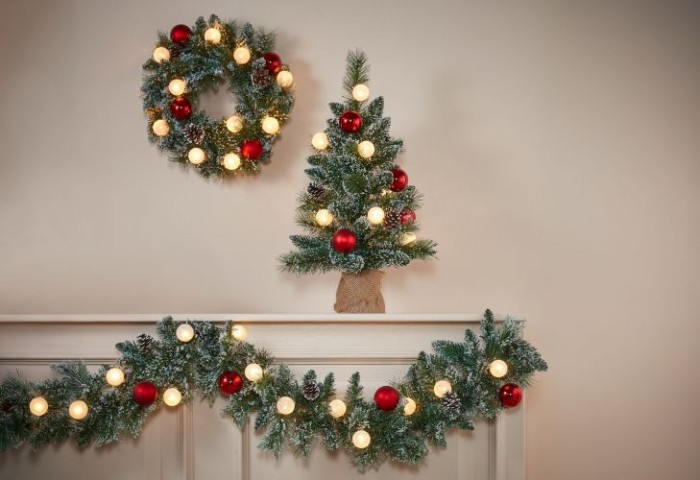 Black Box Kaprun Weihnachtskranz mit LED, 10 x DM 45 cm, frosted, grün, 1166289