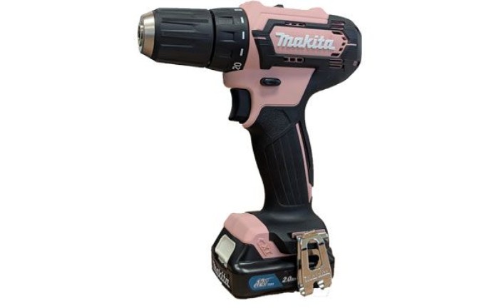 Makita Akku-Bohrschrauber 12V im pinken Gehäuse DF333DWAP2