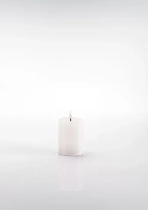 Schlaraffenland 3D LED Kerze NOVITA weiß, D7.5 H10cm, Echtwachs, 11828