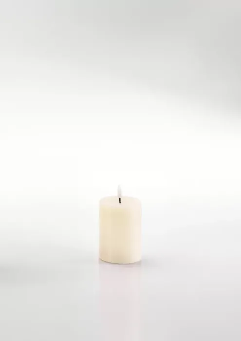 Schlaraffenland 3D LED Kerze NOVITA creme, D7,5 H10 cm, Echtwachs, 11831