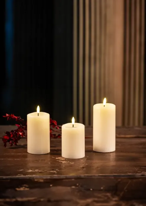 Schlaraffenland 3D LED Kerze NOVITA creme, D7,5 H10 cm, Echtwachs, 11831