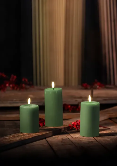 Schlaraffenland 3D LED Kerze NOVITA, 7.5 x 10 cm, Echtwachs, grün, 11837