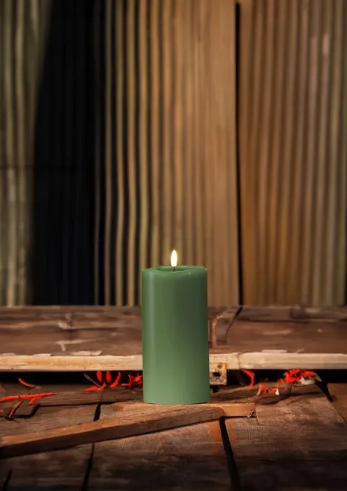 Schlaraffenland 3D LED Kerze NOVITA XL, 10x20cm, Grün, Echtwachs, 11852