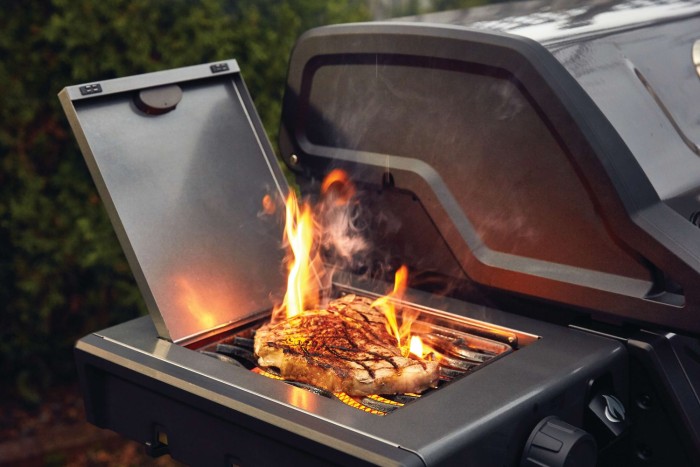 Napoleon Gasgrill Freestyle 425 mit Sizzle Zone, Graphit  F425SIBPGT-DE