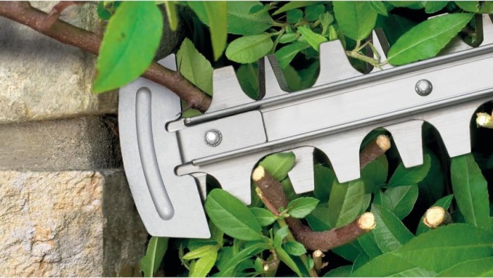 Bosch Akku Heckenschere EasyHedgeCut 18-45, 1 Akku + Ladegerät, 0600849H02