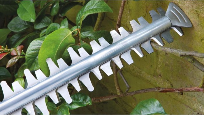 Bosch Akku Heckenschere EasyHedgeCut 18-45, 1 Akku + Ladegerät, 0600849H02