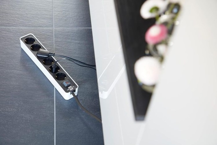 Brennenstuhl Ecolor Steckdosenleiste 6-Fach mit Schalter und 1,5m Kabel, schwarz/weiß, 1153260020