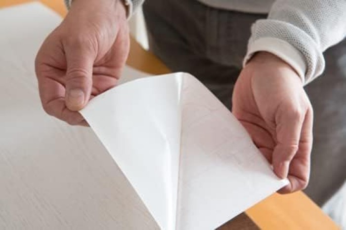 d-c-fix Klebefolie Perlmuttholz Weiß, 67,5 cm x 2 m, selbstklebend Deko-Folie für Möbel, F3468039