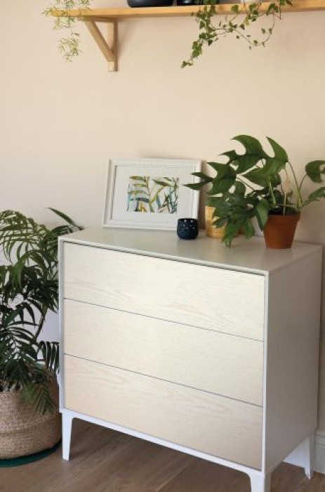 d-c-fix Klebefolie Perlmuttholz Weiß, 90 cm x 2,1 m, selbstklebende Deko-Folie für Möbel, F3465033