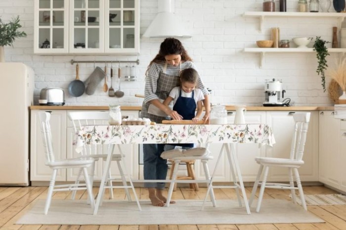 d-c-fix Tischdecke PVC-frei Whisper Flower, 220 cm x 150 cm, eckig, F2361073