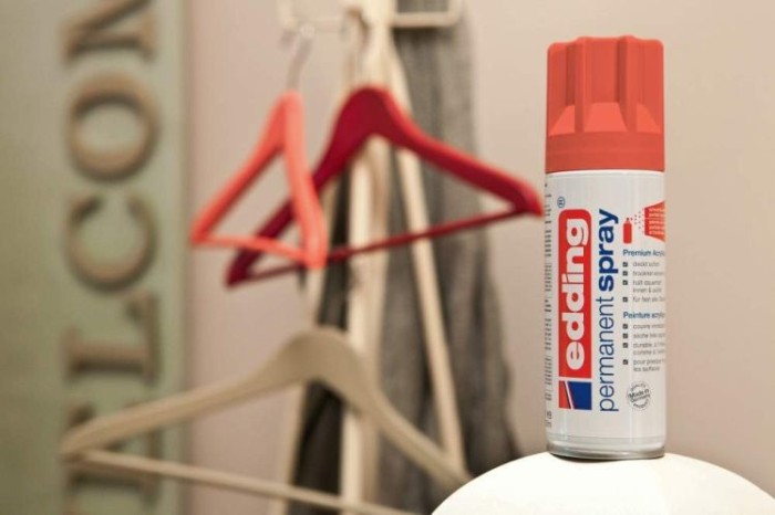 Edding Permanent Spray, Acryllack, 902 Verkehrsrot Matt 200 ml, 95658