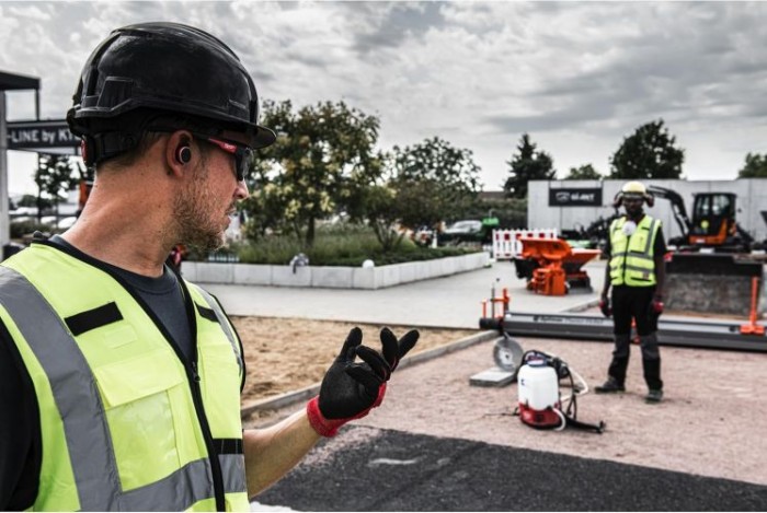 Milwaukee REDLITHIUM USB Bluetooth Gehörschutz L4RLEPB-301, 4933478750