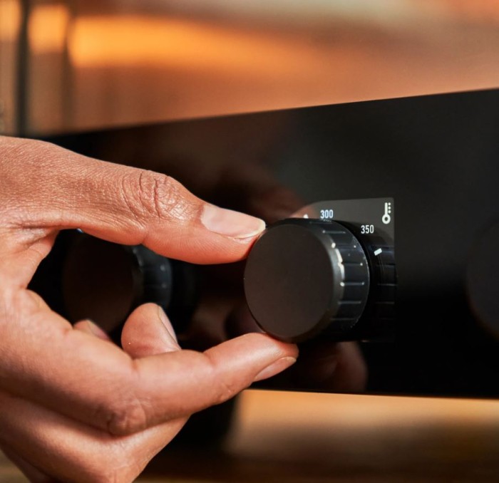 Ooni Volt 12 elektrischer Pizzaofen, 1600W, bis zu 450 Grad, UU-P12B00