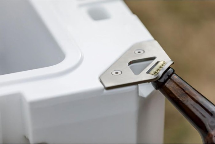 Petromax Schlossplatte mit Flaschenöffner für Kühlbox aus Edelstahl, Outdoor Bieröffner kx-lock-o