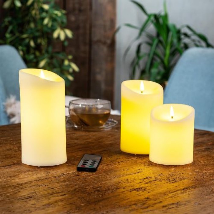 Schlaraffenland Elephant LED Outdoor Kerze, 10x20 cm, Creme Echtwachs, 10730