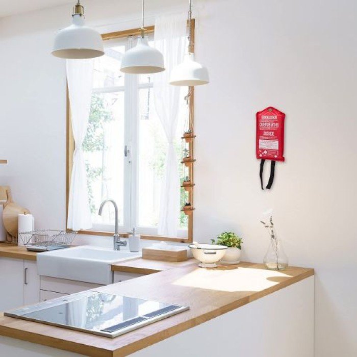 Smartwares BBD130 Feuerlöschdecke 1 x 1 Meter – für den schnellen Einsatz 10.014.60