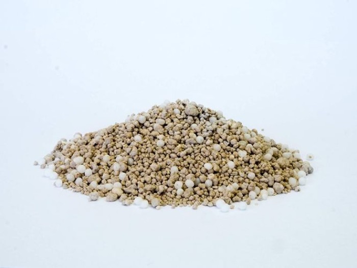 Substral Rasendünger mit Unkrautvernichter, 100 Tage Langzeitwirkung, 2kg für 100m² 8538