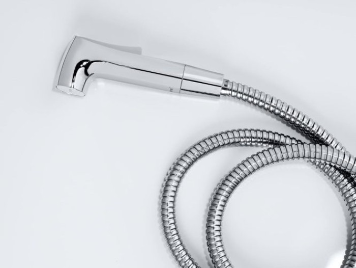 WENKO Bidet-Set Watersaving 120 cm, Set mit Sprühkopf, Schlauch und Wandhalterung, 23999100