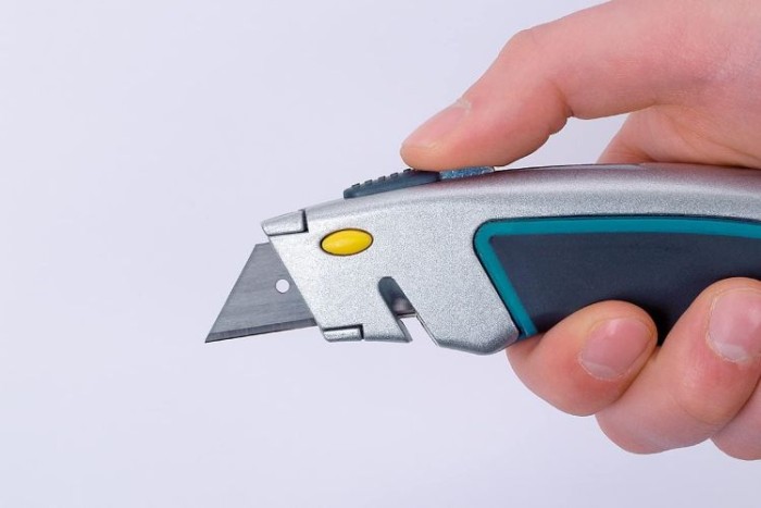 wolfcraft Schnellwechsel-Trapezklingen-Messer mit einziehbarer Klinge, 4131000