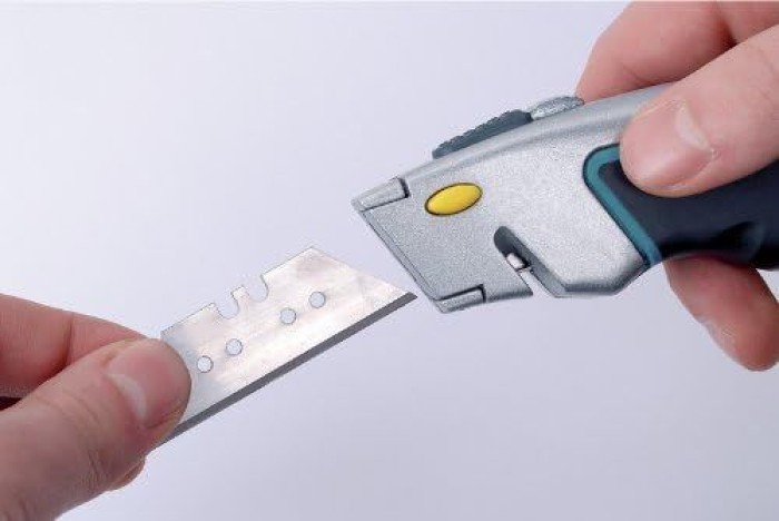 wolfcraft Schnellwechsel-Trapezklingen-Messer mit einziehbarer Klinge, 4131000